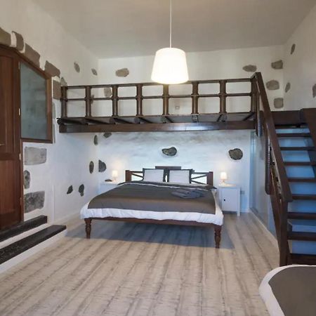 Villa With Amazing Views, Jacuzzi And Private Pool San Bartolomé Eksteriør billede