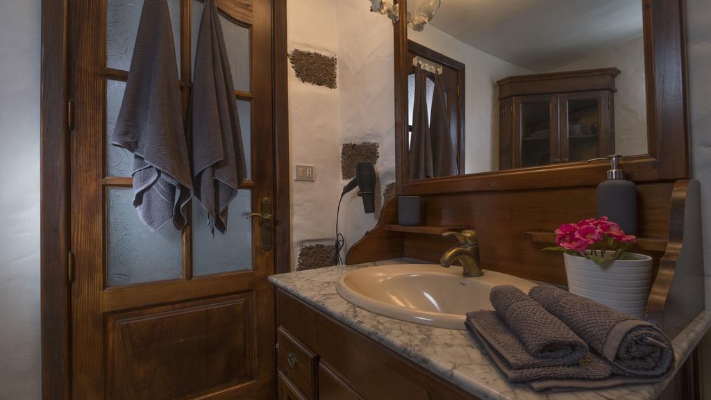 Villa With Amazing Views, Jacuzzi And Private Pool San Bartolomé Eksteriør billede