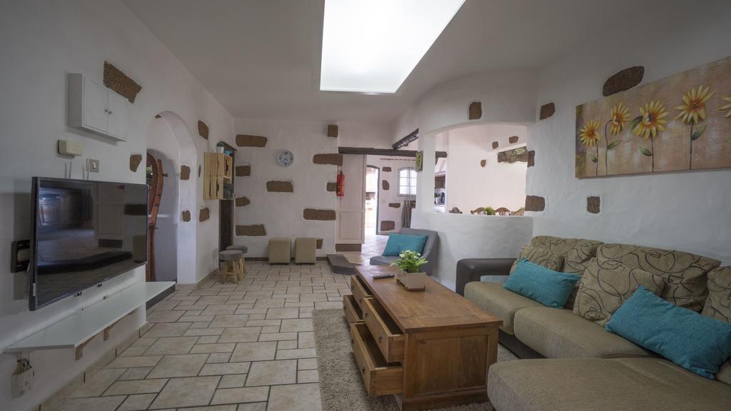 Villa With Amazing Views, Jacuzzi And Private Pool San Bartolomé Eksteriør billede
