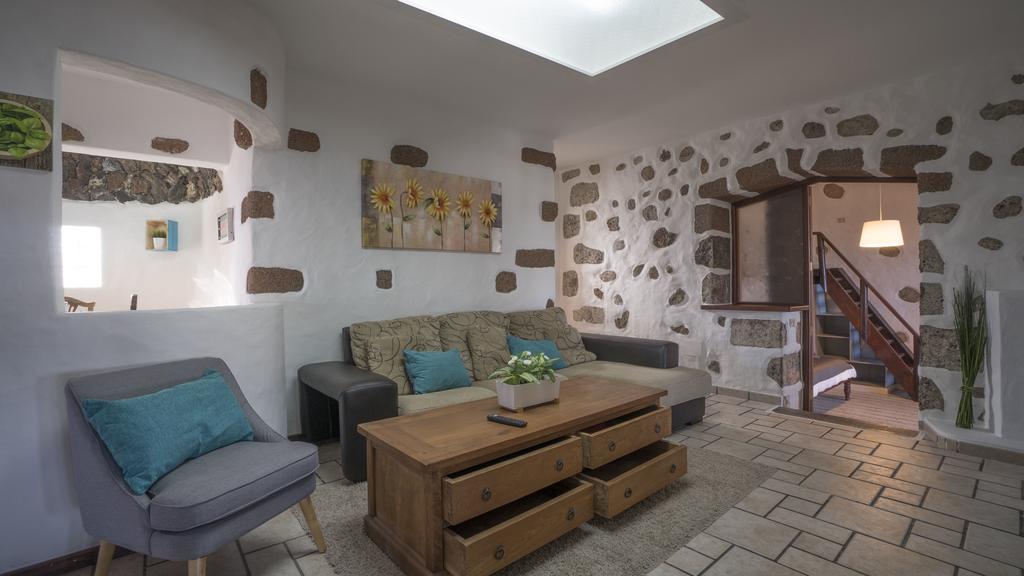 Villa With Amazing Views, Jacuzzi And Private Pool San Bartolomé Eksteriør billede